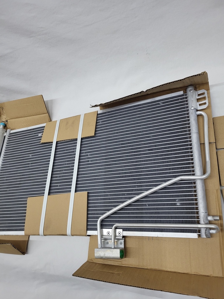 Mercedes® Air Conditioning Condenser with Receiver Drier, 2001-2005 (203/209), 203-500-12-54