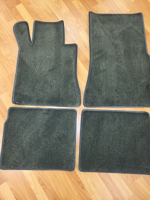 [224707] Mercedes® Ultimat Floor Mats, 4-Piece, Graphite, 1981-1985 (126) 